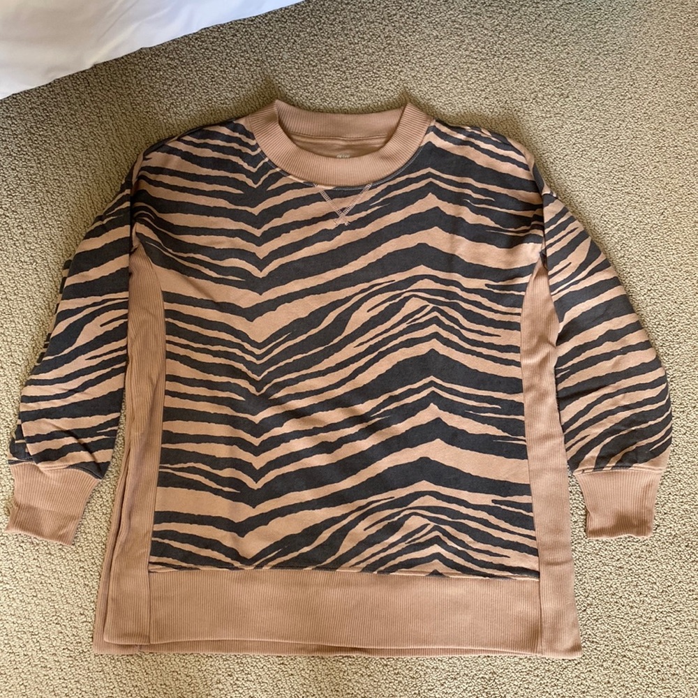 A & E aerie sweatshirt